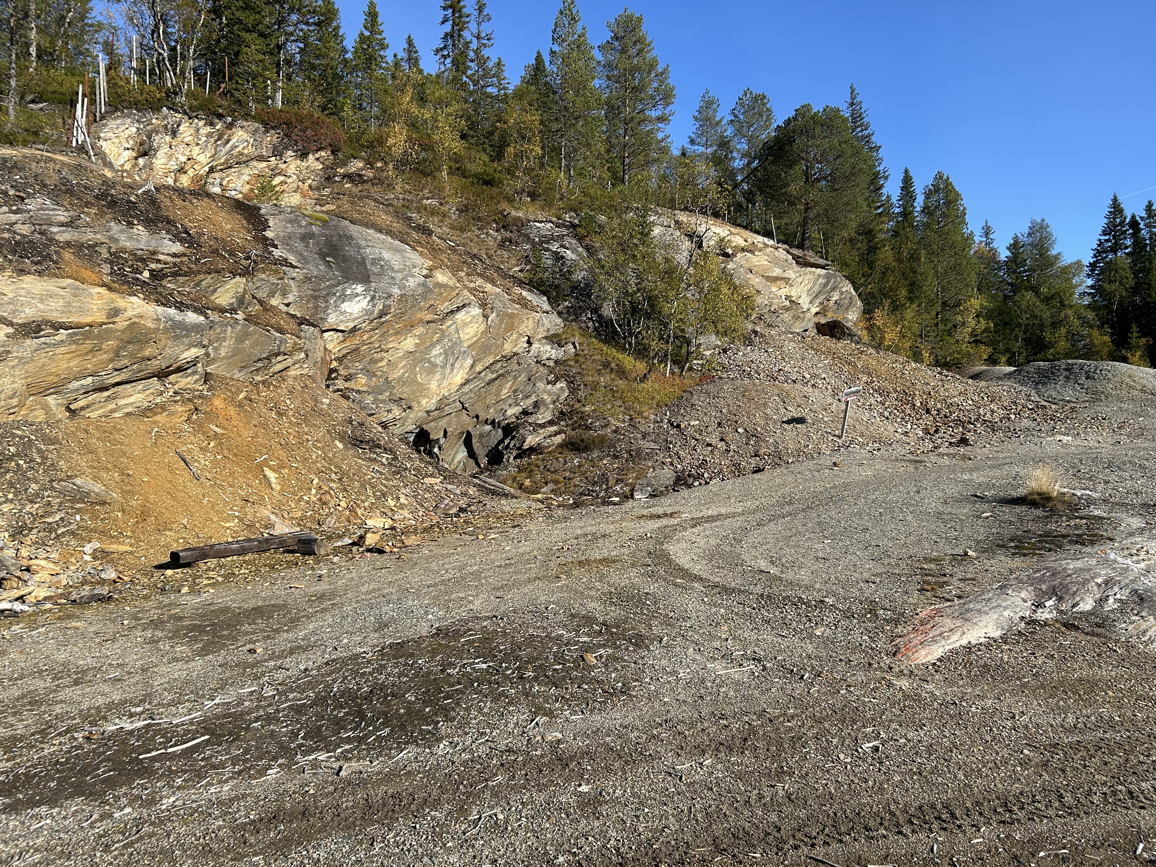 Historic mine interior at Skrattås showing mineralization
